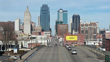 factoring companies in Kansas city provide immediate cash for businesses